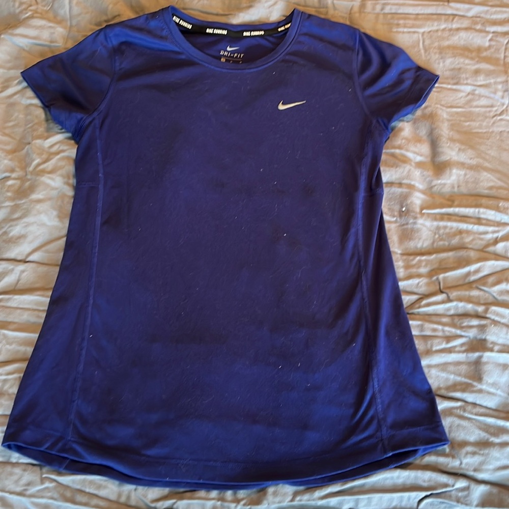 Women’s Nike running size medium, dry fit, short sleeve shirt